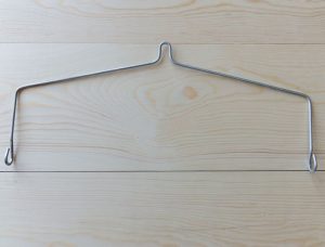 Colgador o percha para cajas nido, colgadoiro caixas niño, penjador per a caixes niu, Zintzilikatzeko, kakoa Txorien habia Kutxa, hook for hanging nest boxes