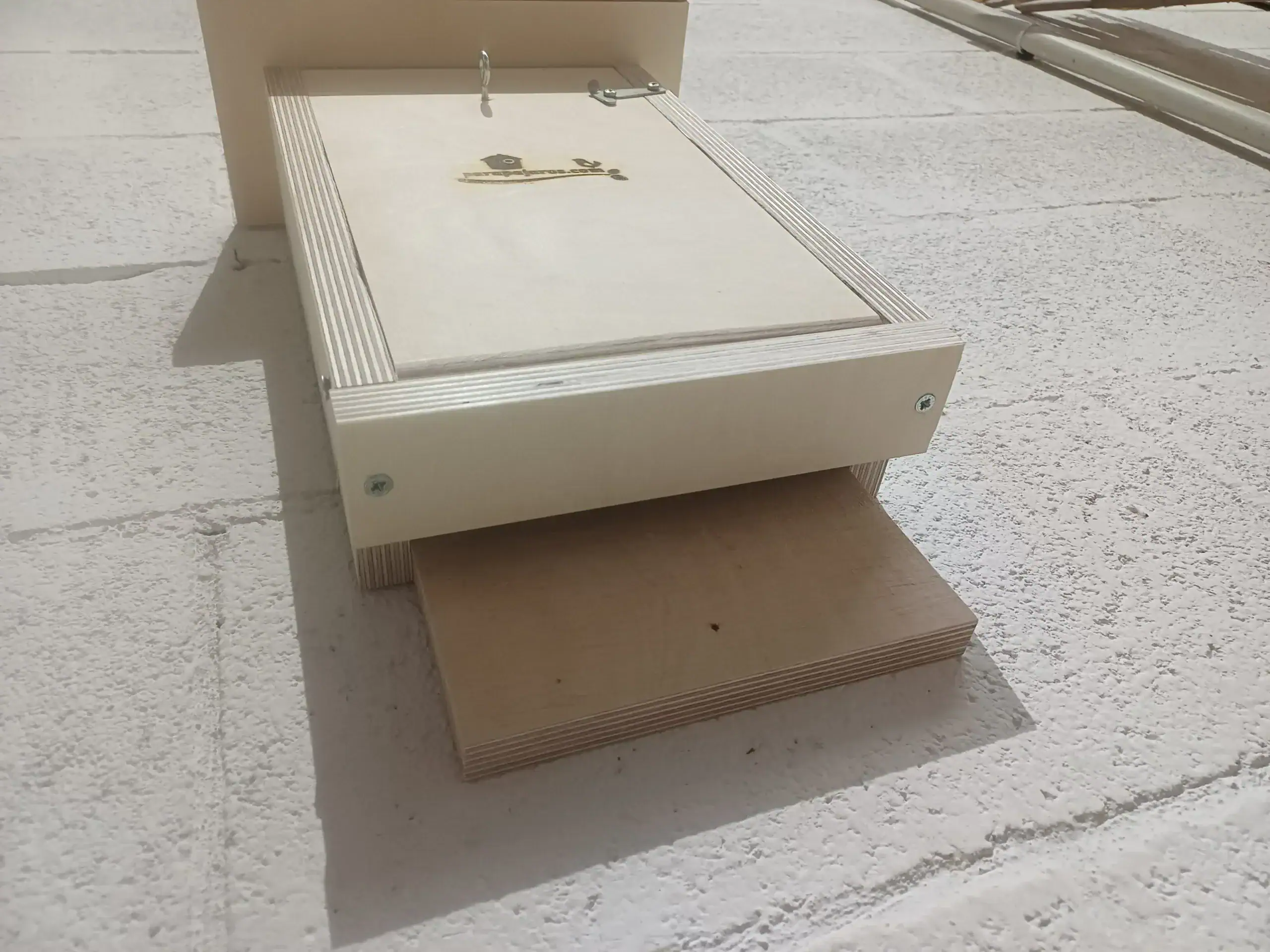 Caja nido para murciélagos cm12 entrada